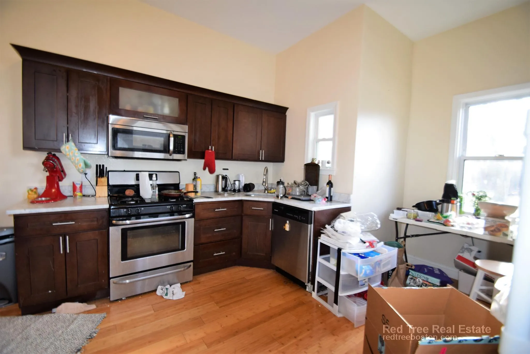 5 bed, 1.5 bath apartment for rent at 18 Cobden St Unit 1, Roxbury — photo 9 of 41