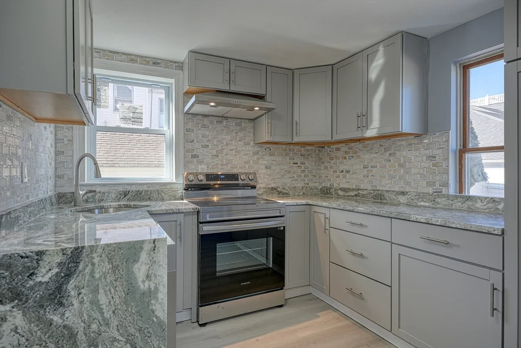 4 bed, 2 bath apartment for rent at 18 Common St Unit 18, Natick — photo 2 of 17