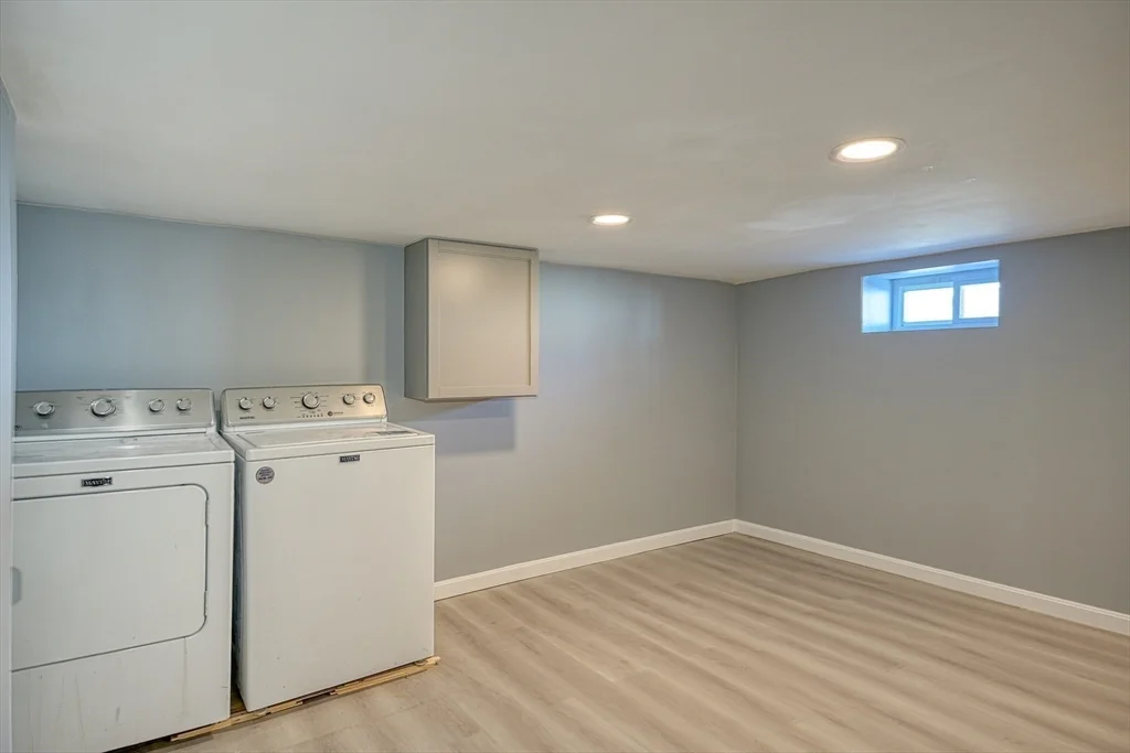 4 bed, 2 bath apartment for rent at 18 Common St Unit 18, Natick — photo 14 of 17