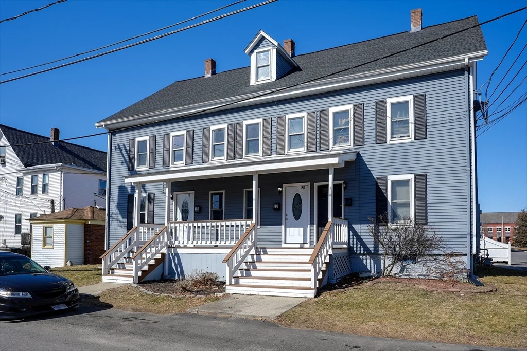 4 bed, 2 bath apartment for rent at 18 Common St Unit 18, Natick