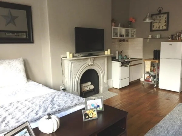 Studio bed, 1 bath apartment for rent at 18 Commonwealth Ave Unit 6, Back Bay — photo 6 of 8