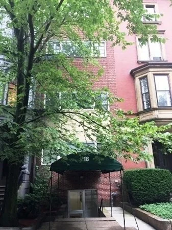 Studio bed, 1 bath apartment for rent at 18 Commonwealth Ave Unit 6, Back Bay — photo 8 of 8