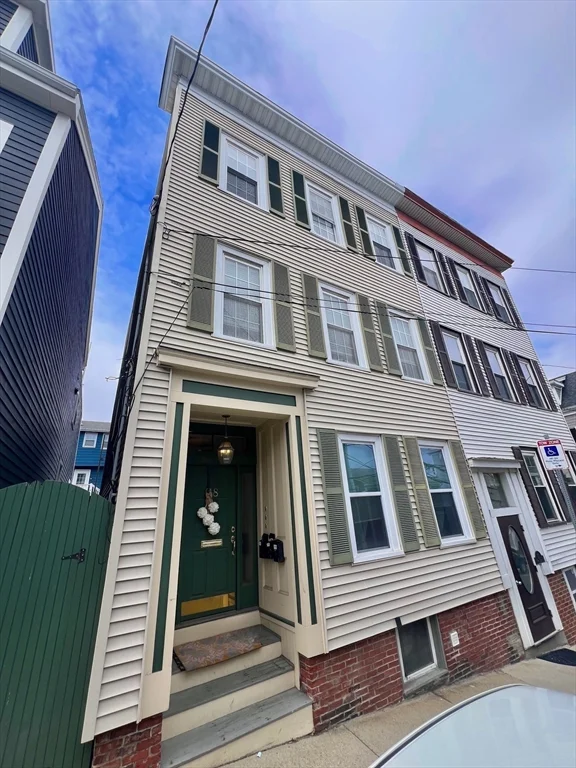1 bed, 1 bath apartment for rent at 18 Cook St Unit 3, Charlestown — photo 11 of 12
