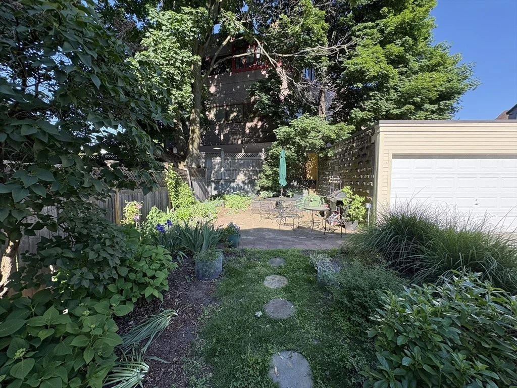 2 bed, 2 bath apartment for rent at 18 Cottage Park Ave Unit 1, North Cambridge — photo 7 of 9