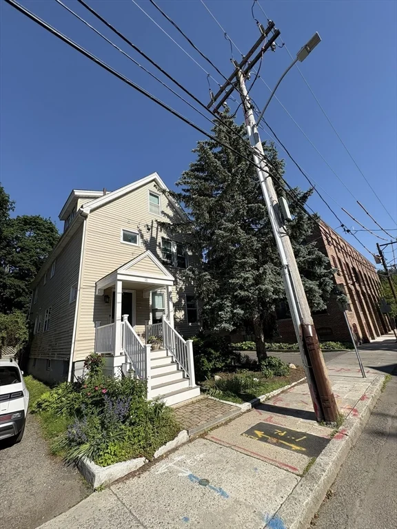2 bed, 2 bath apartment for rent at 18 Cottage Park Ave Unit 1, North Cambridge — photo 8 of 9