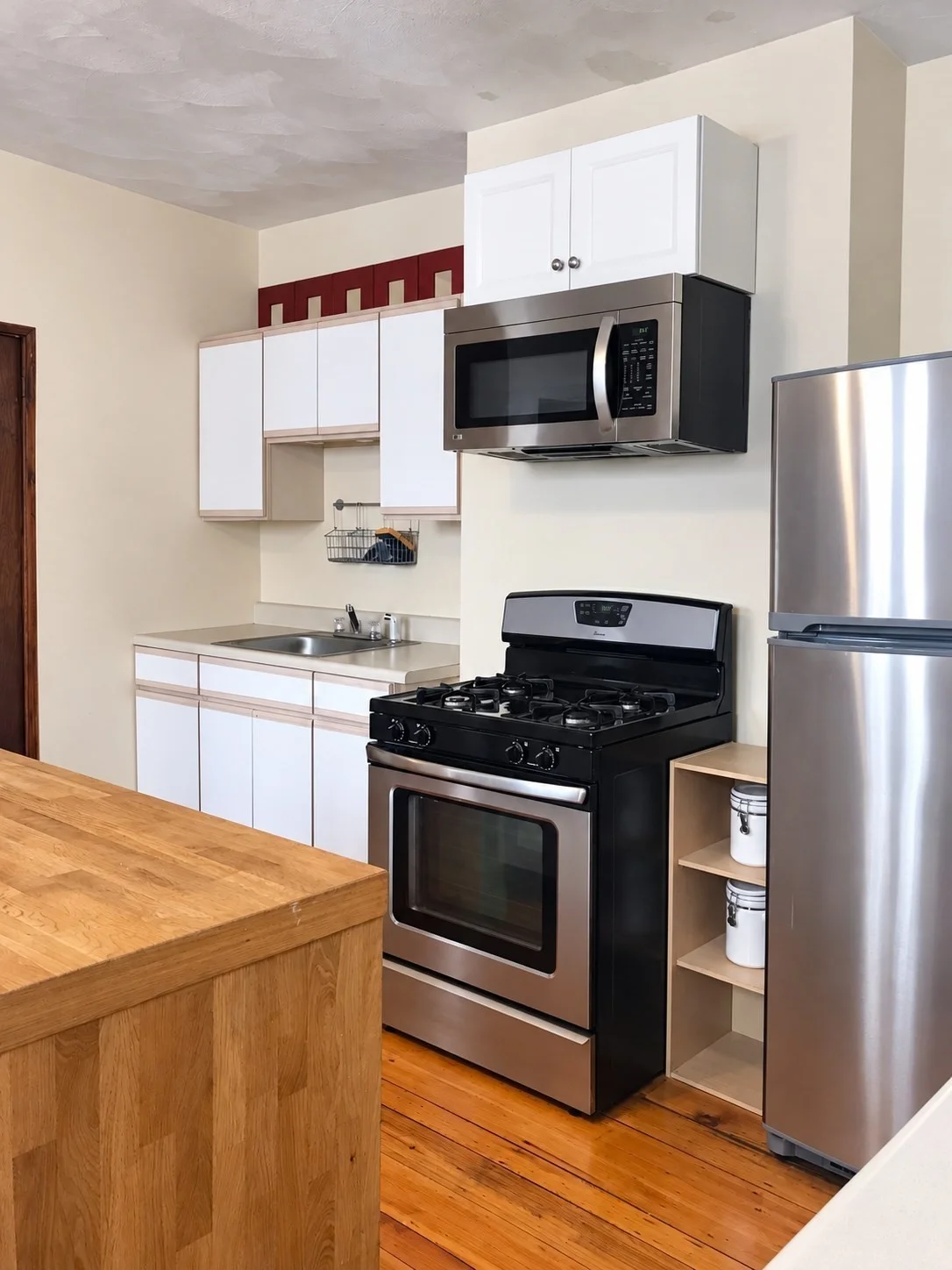 1 bed, 1 bath apartment for rent at 18 Cottage St Unit 2, East Boston — photo 5 of 10