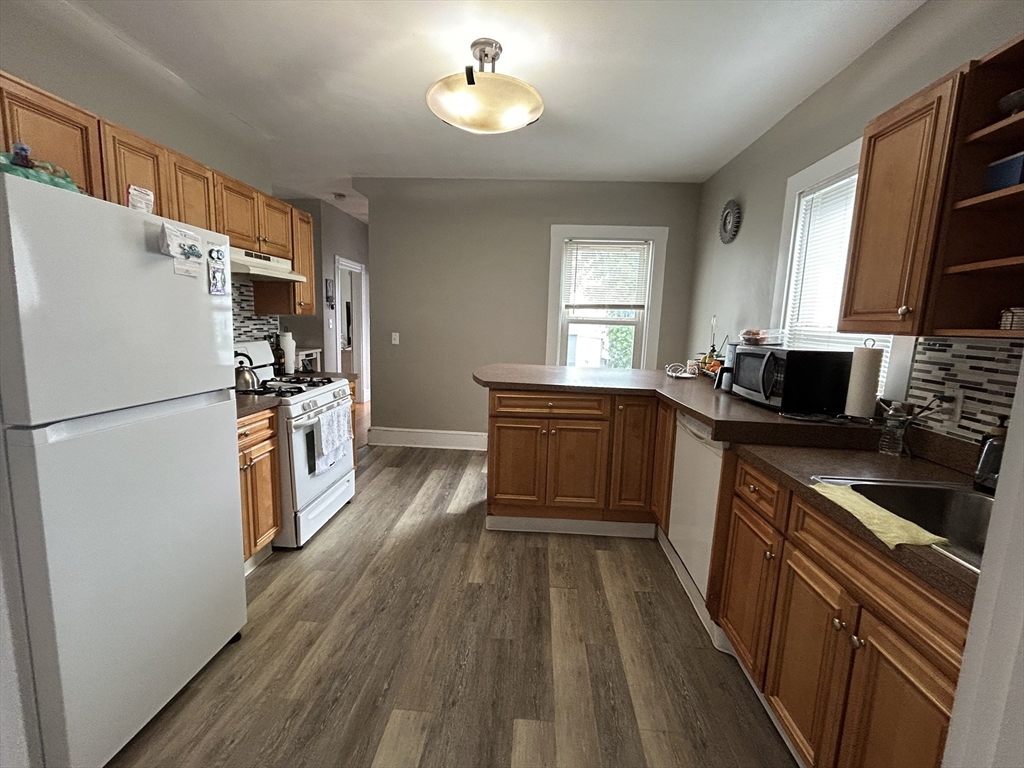 4 bed, 1 bath apartment for rent at 18 Crawford St Unit 2FL, Malden — photo 1 of 19