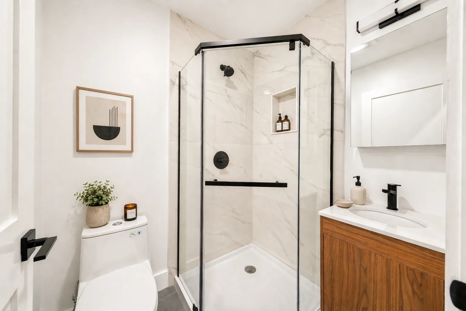 4 bed, 2 bath apartment for rent at 18 Creighton St Unit 3, Jamaica Plain — photo 11 of 14