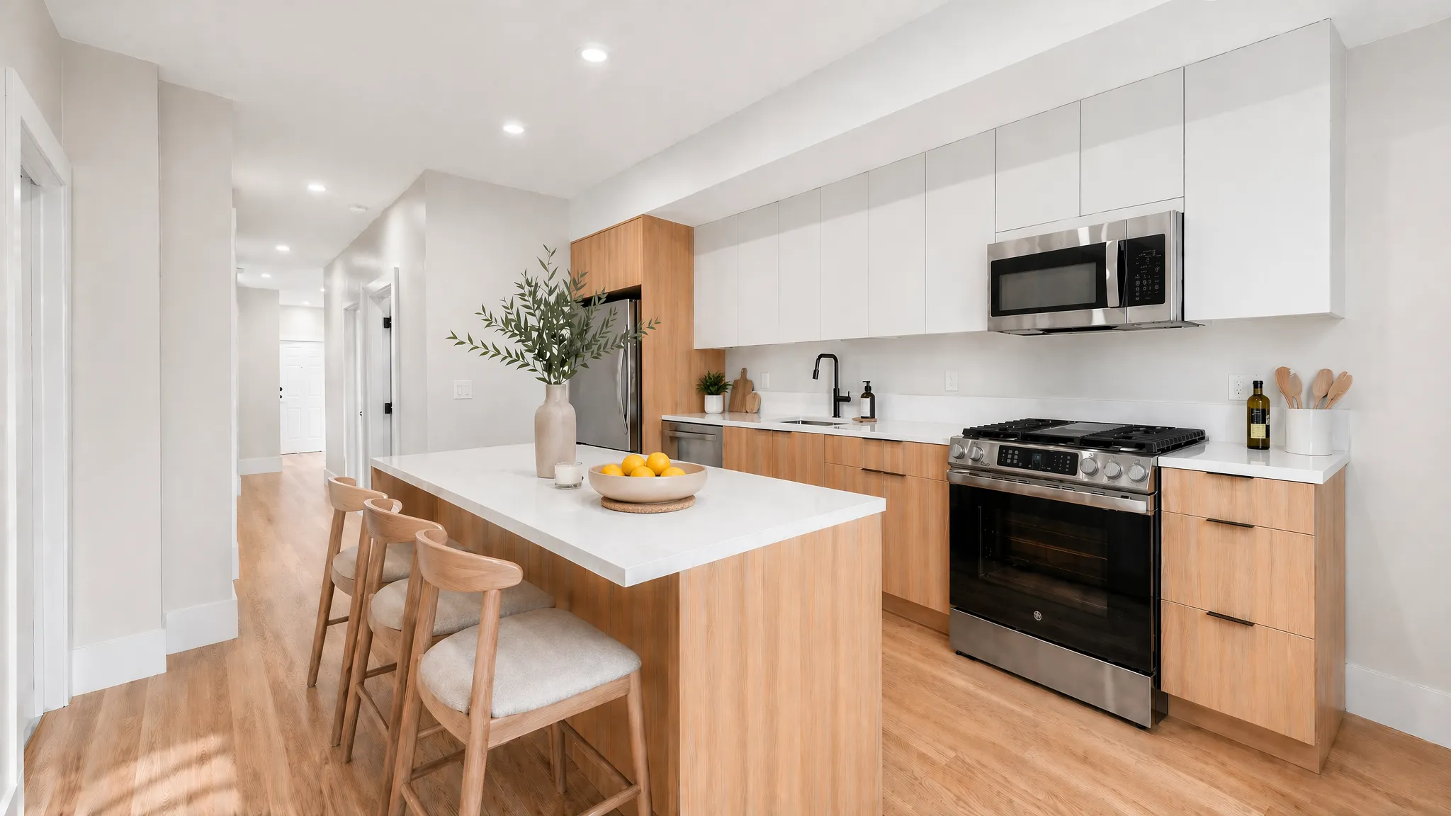4 bed, 2 bath apartment for rent at 18 Creighton St Unit 3, Jamaica Plain — photo 3 of 14