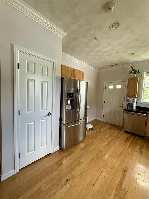 3 bed, 2 bath apartment for rent at 18 Dale St Unit 1A, Ballardvale — photo 3 of 14