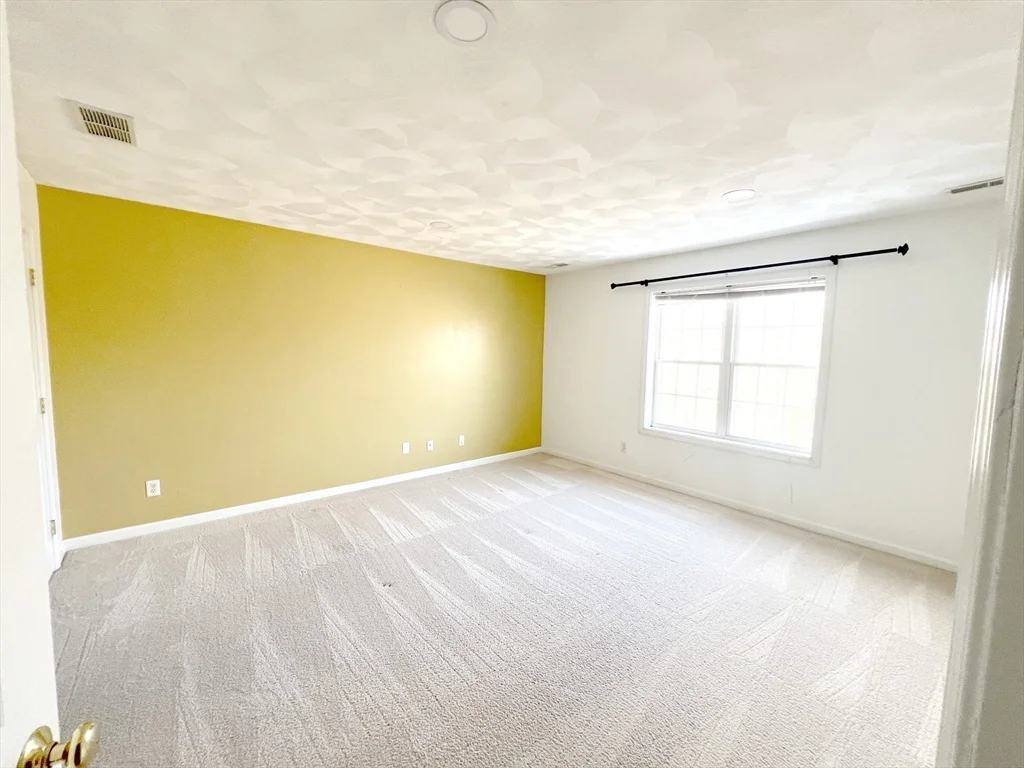 2 bed, 1 bath apartment for rent at 18 Dale St Unit 6H, Andover — photo 6 of 12