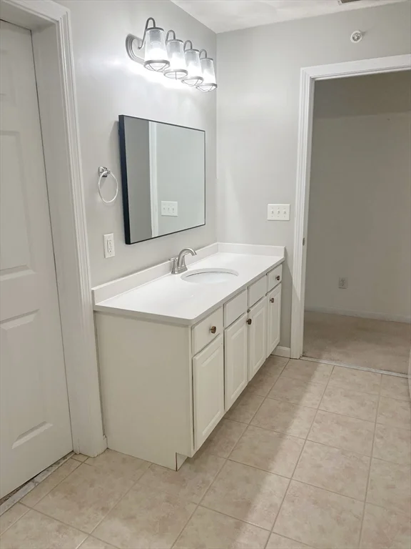 2 bed, 1 bath apartment for rent at 18 Dale St Unit 6H, Andover — photo 8 of 12