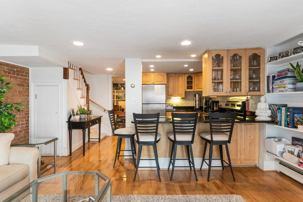 2 bed, 1 bath apartment for rent at 18 Dartmouth Pl Unit 1, South End — photo 3 of 14