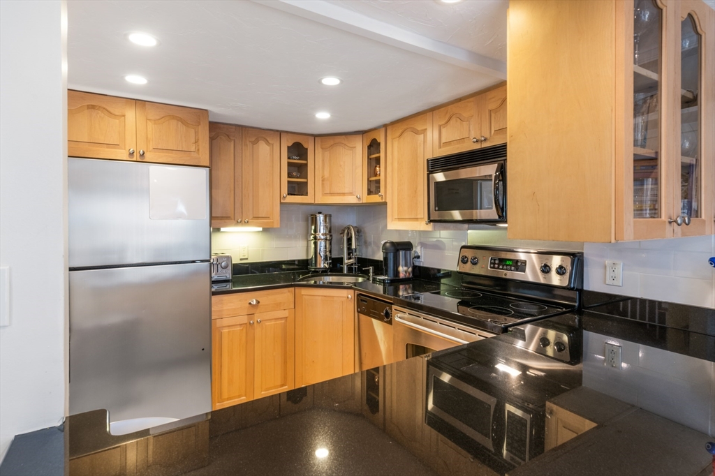 2 bed, 1 bath apartment for rent at 18 Dartmouth Pl Unit 1, South End — photo 4 of 14