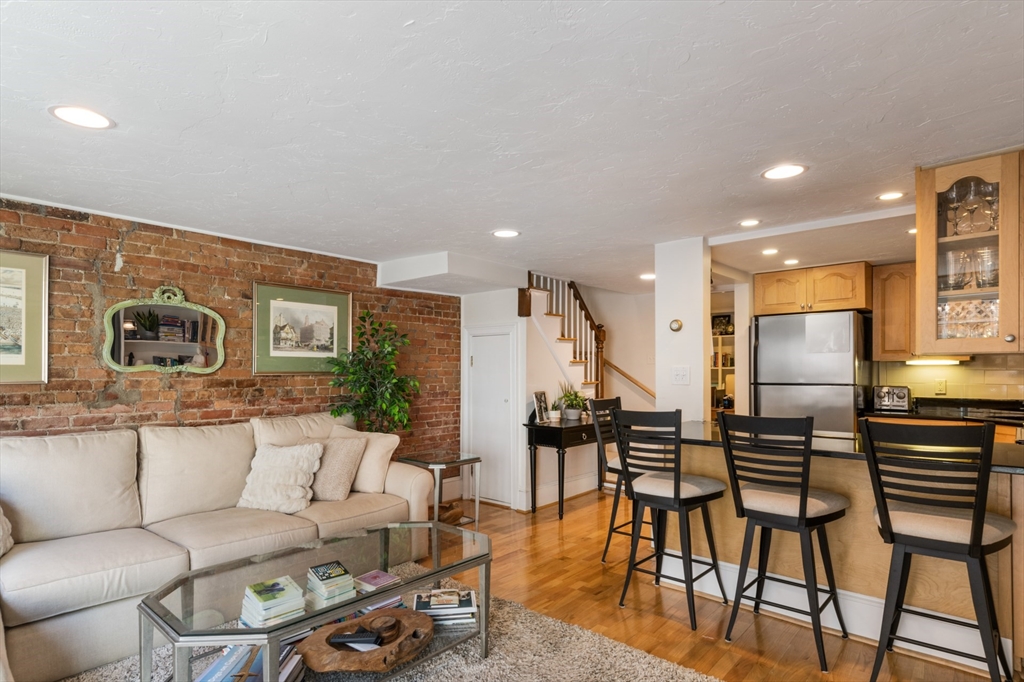 2 bed, 1 bath apartment for rent at 18 Dartmouth Pl Unit 1, South End — photo 1 of 14