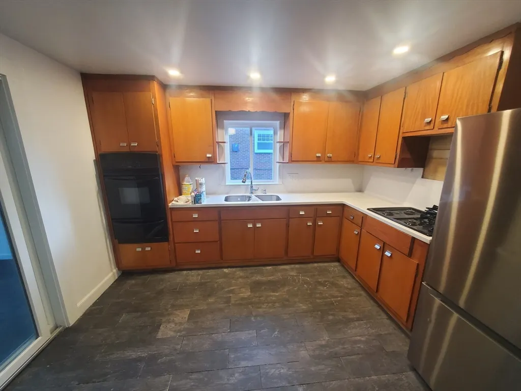 2 bed, 2 bath apartment for rent at 18 Denny St Unit 18, Dorchester — photo 5 of 19