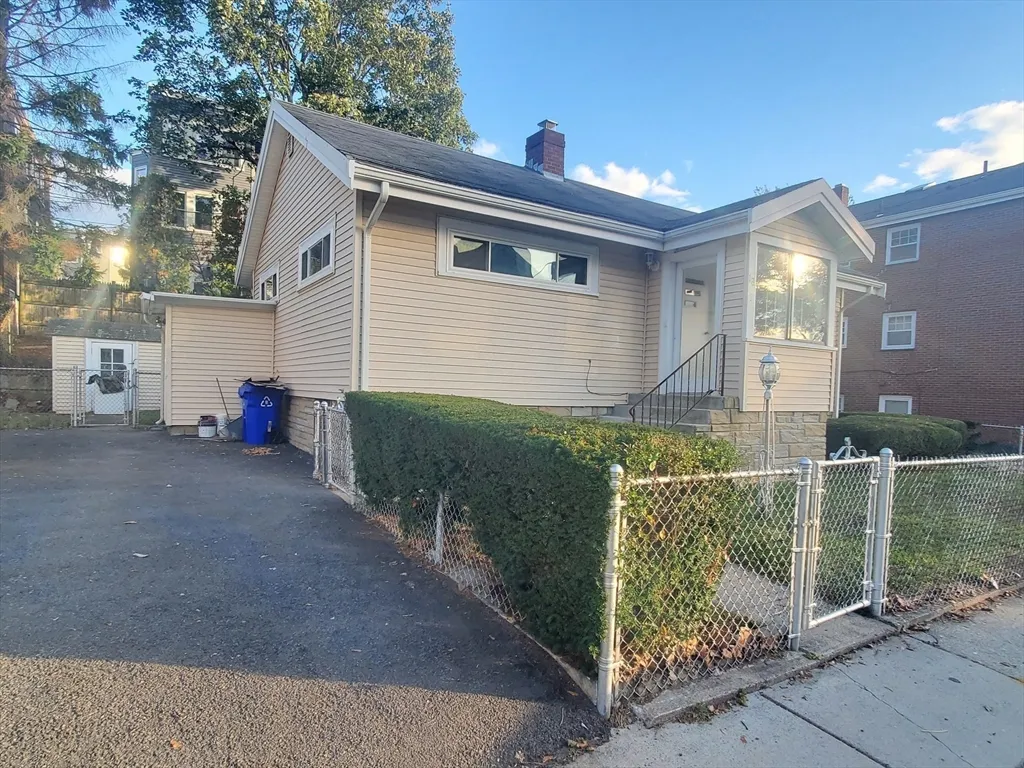 2 bed, 2 bath apartment for rent at 18 Denny St Unit 18, Dorchester — photo 3 of 19
