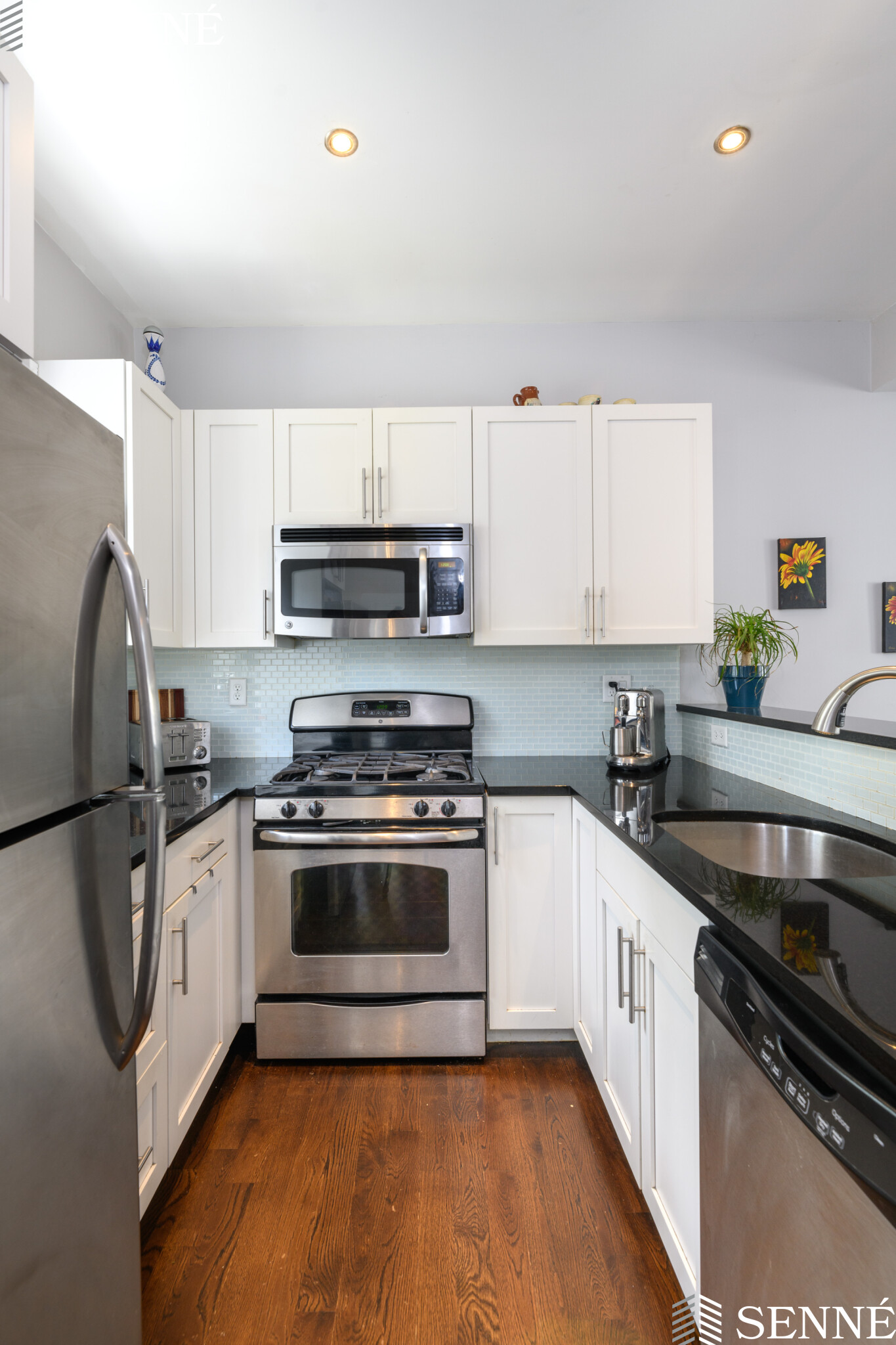 2 bed, 1 bath apartment for rent at 18 Dodge St Unit -18, Riverside — photo 9 of 15