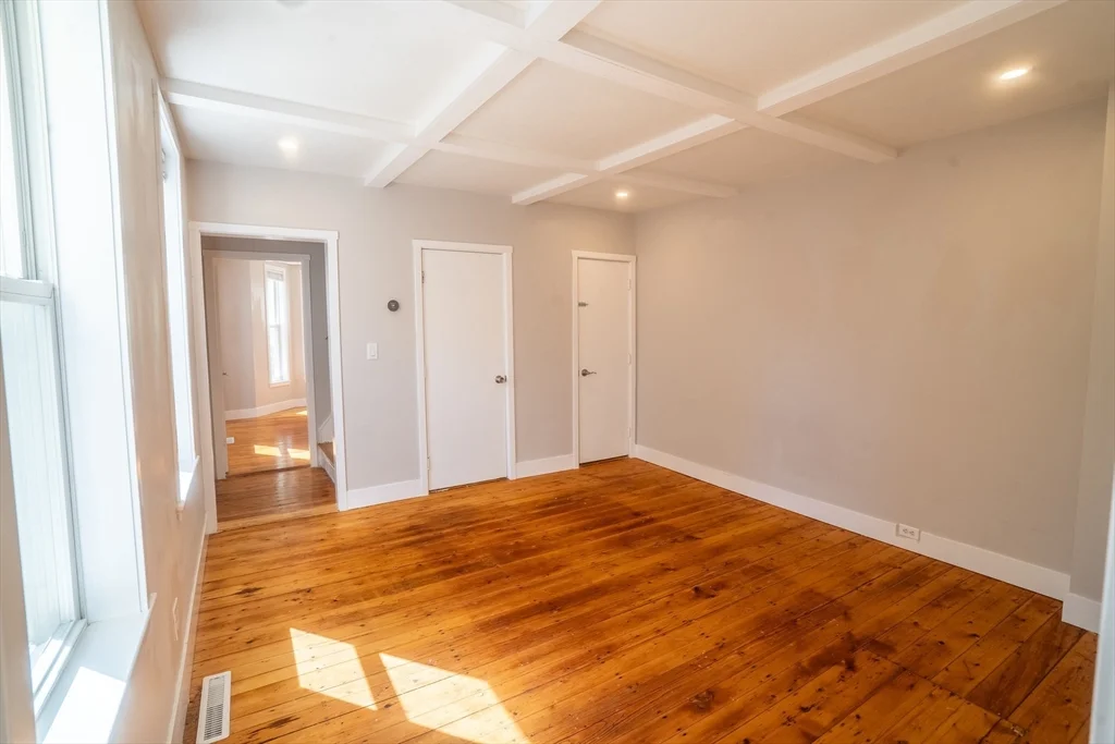 3 bed, 1 bath apartment for rent at 18 Drew Ave Unit 1, Weymouth — photo 3 of 12