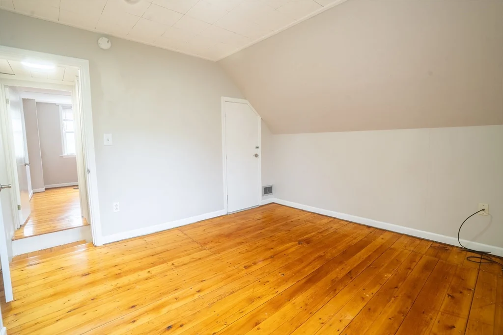 3 bed, 1 bath apartment for rent at 18 Drew Ave Unit 1, Weymouth — photo 9 of 12