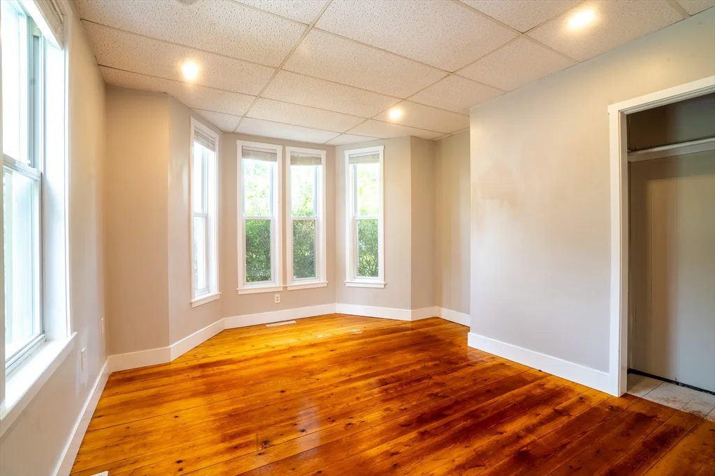 3 bed, 1 bath apartment for rent at 18 Drew Ave Unit 1, Weymouth — photo 2 of 12