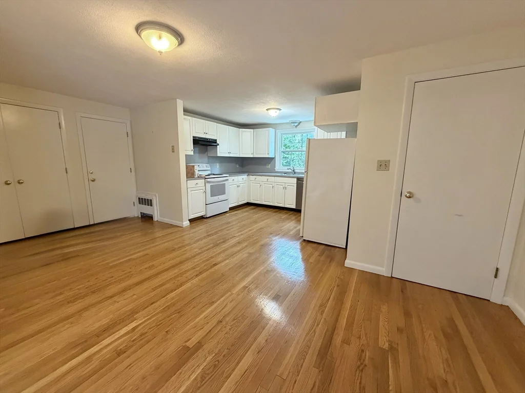 3 bed, 1 bath apartment for rent at 18 Dunstan St Unit 1, West Newton — photo 6 of 29