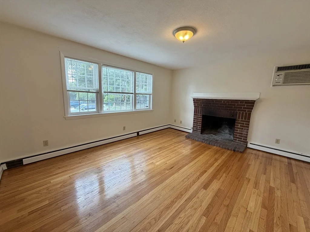 3 bed, 1 bath apartment for rent at 18 Dunstan St Unit 1, West Newton — photo 3 of 29