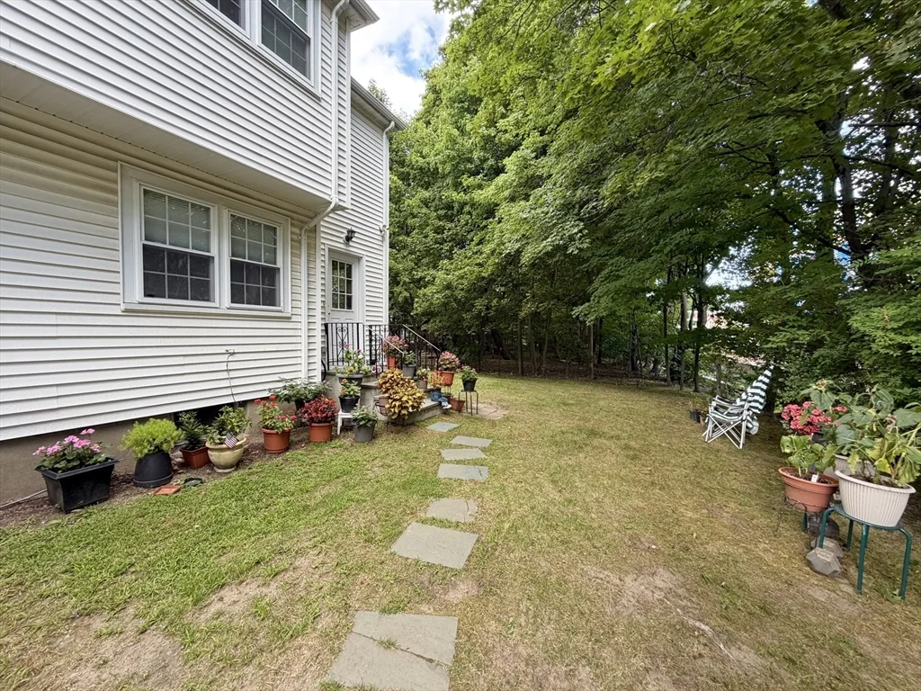 3 bed, 1 bath apartment for rent at 18 Dunstan St Unit 1, West Newton — photo 24 of 29