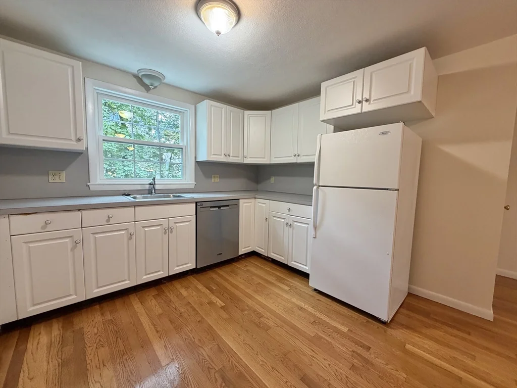 3 bed, 1 bath apartment for rent at 18 Dunstan St Unit 1, West Newton — photo 8 of 29