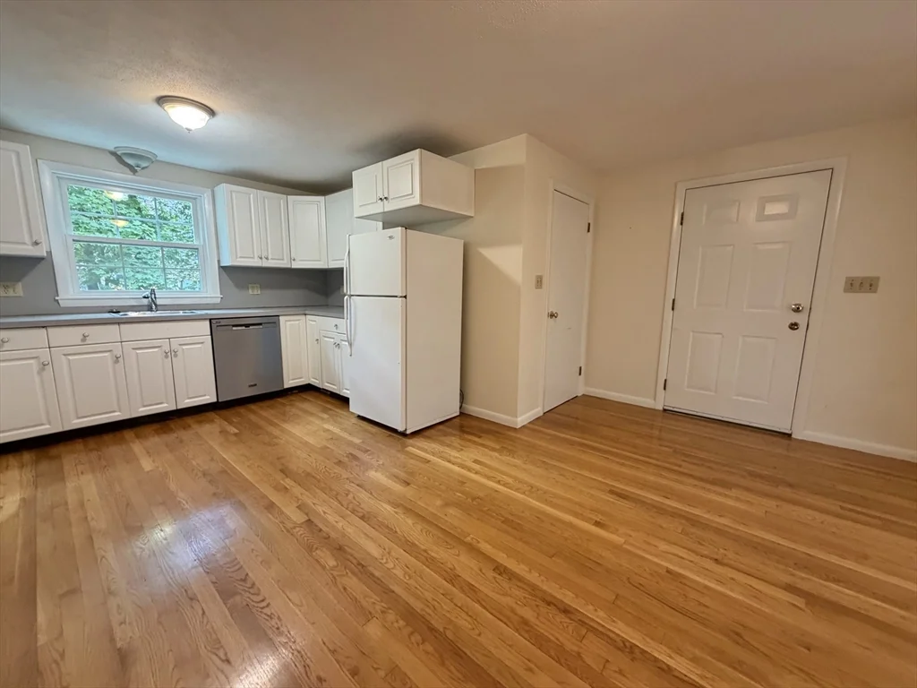 3 bed, 1 bath apartment for rent at 18 Dunstan St Unit 1, West Newton — photo 7 of 29