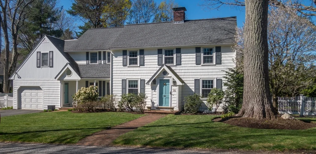 3 bed, 2 bath apartment for rent at 18 Earle Rd, Wellesley