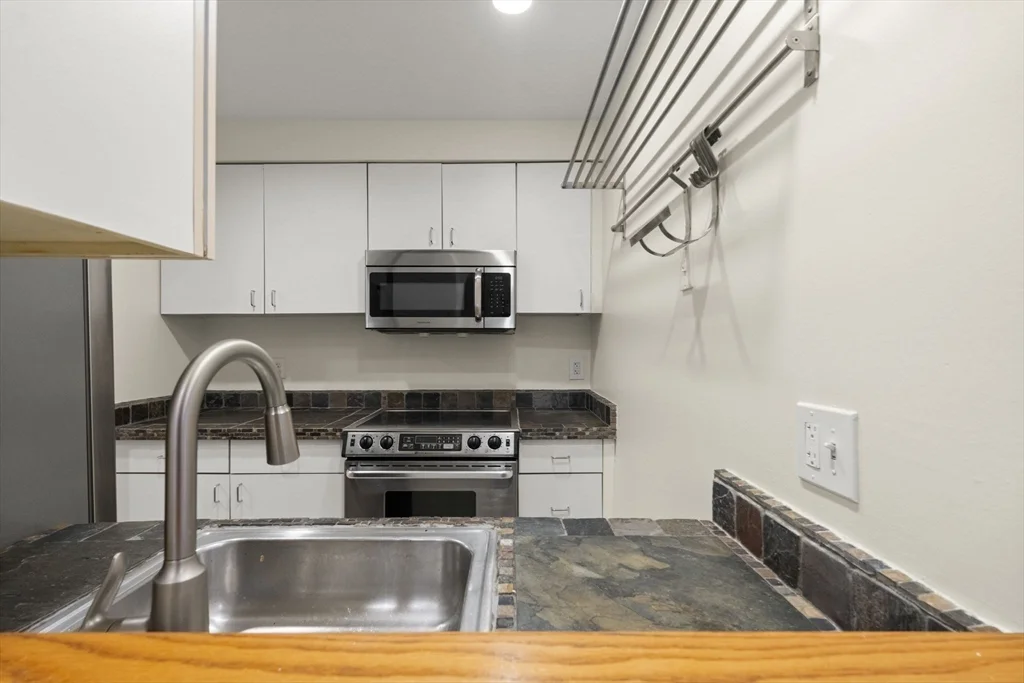 2 bed, 1 bath apartment for rent at 18 East Springfield St Unit 18-3, Harrison Lenox — photo 18 of 36