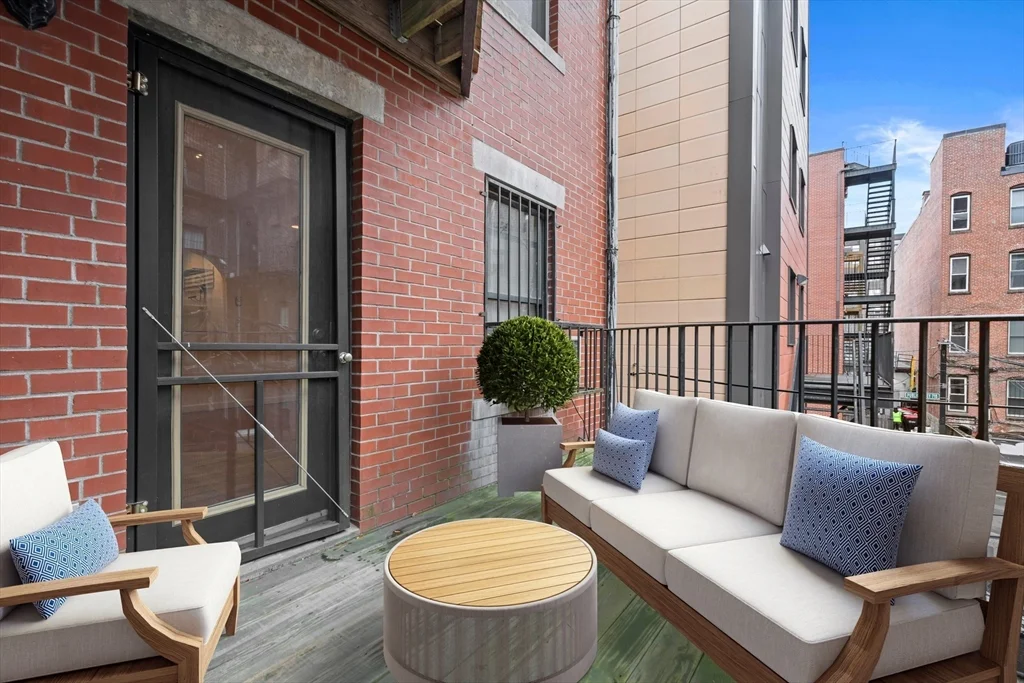 2 bed, 1 bath apartment for rent at 18 East Springfield St Unit 18-3, Harrison Lenox — photo 6 of 36