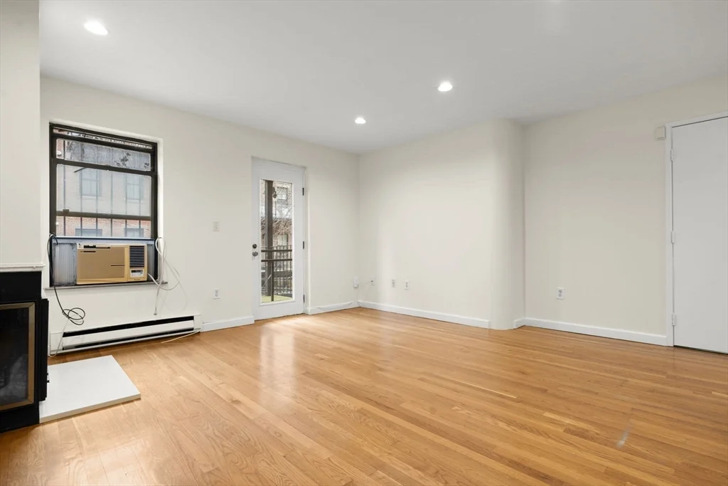 2 bed, 1 bath apartment for rent at 18 East Springfield St Unit 18-3, Harrison Lenox — photo 9 of 36
