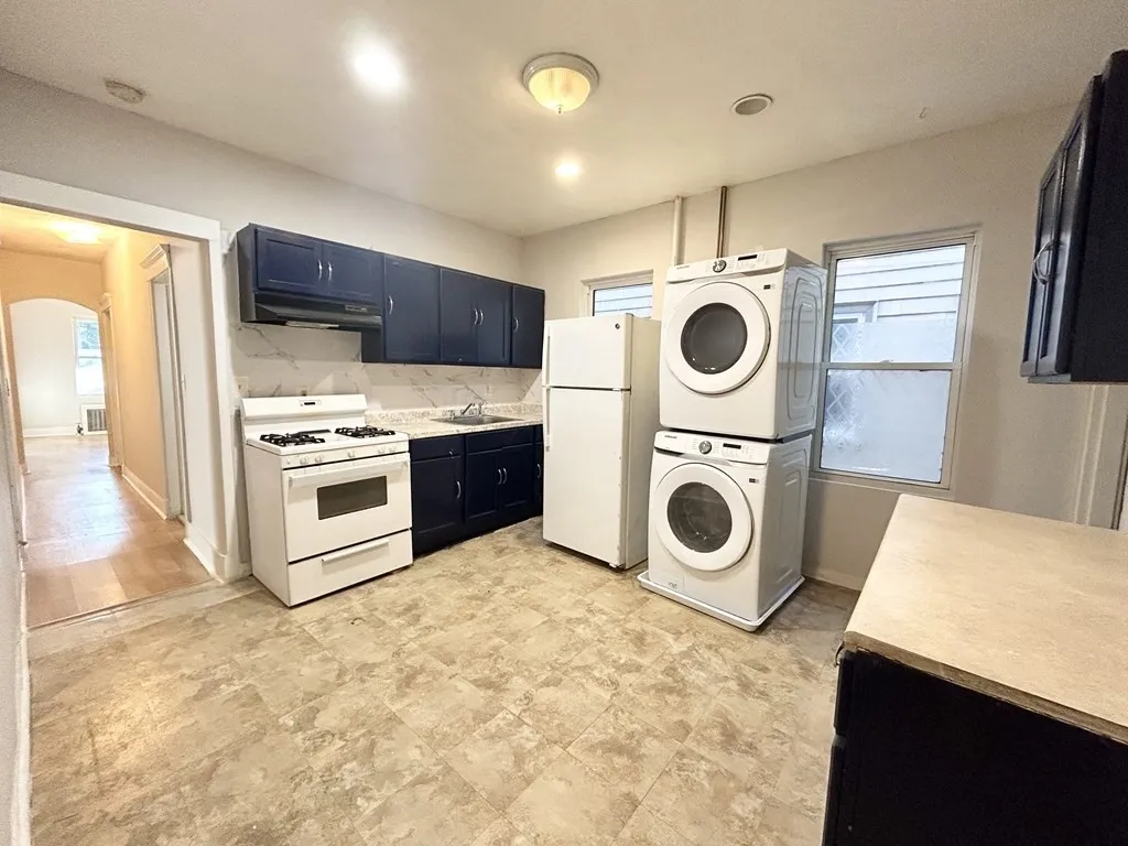 3 bed, 1 bath apartment for rent at 18 Eastman St Unit 1, Boston — photo 1 of 7