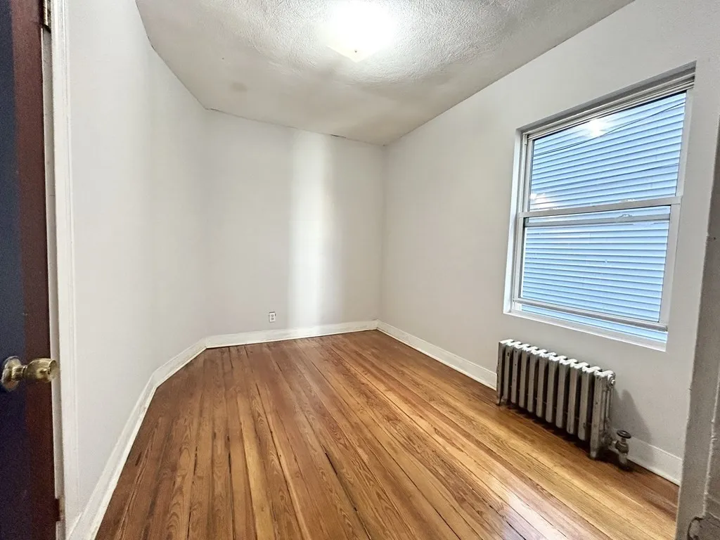 3 bed, 1 bath apartment for rent at 18 Eastman St Unit 1, Boston — photo 5 of 7