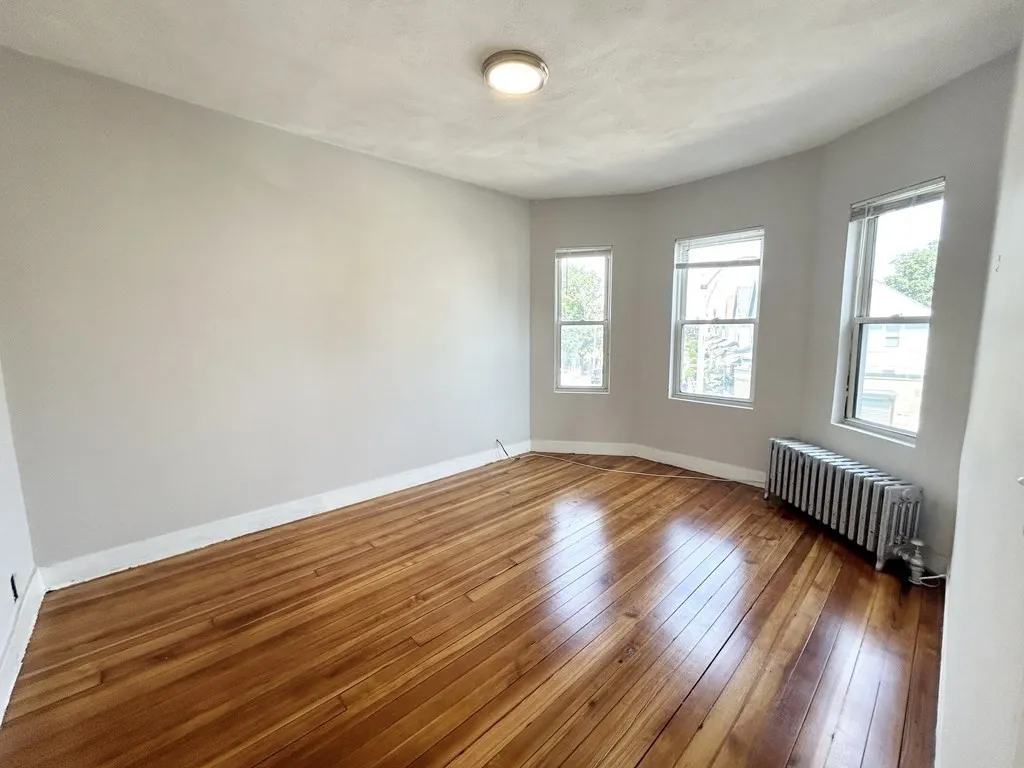 4 bed, 1 bath apartment for rent at 18 Eastman St Unit 2, Boston — photo 3 of 9