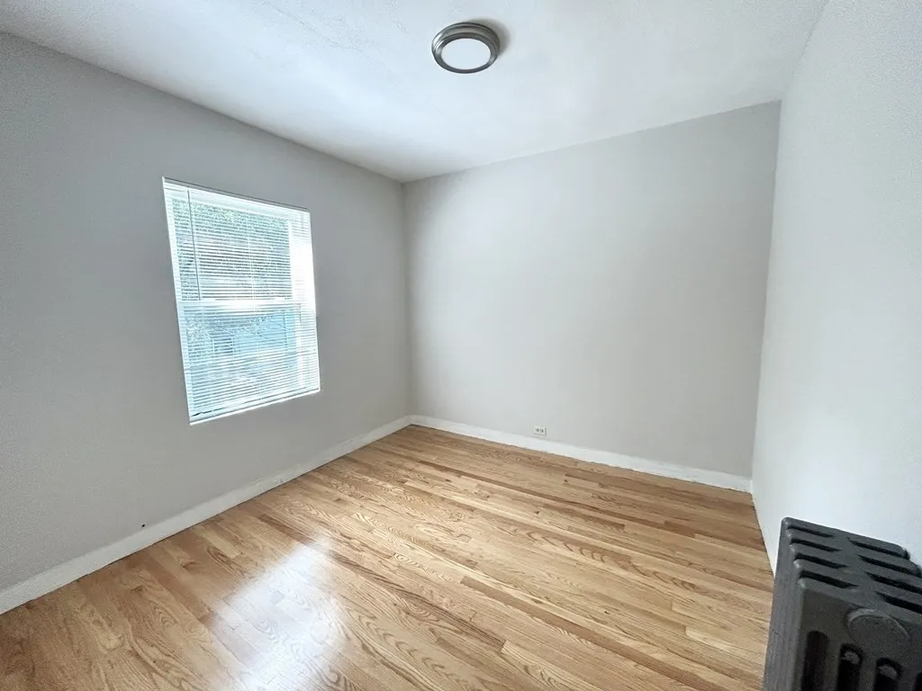 4 bed, 1 bath apartment for rent at 18 Eastman St Unit 2, Boston — photo 7 of 9