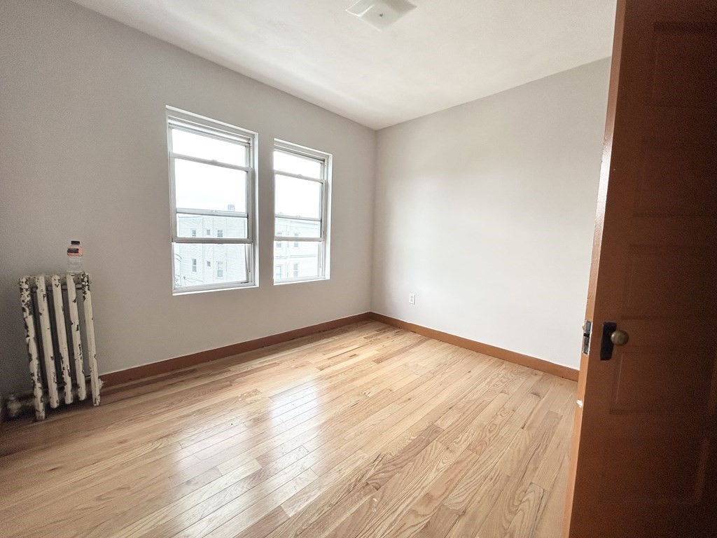 4 bed, 1 bath apartment for rent at 18 Eastman St Unit 3, Boston — photo 8 of 9