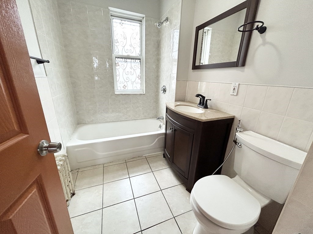 4 bed, 1 bath apartment for rent at 18 Eastman St Unit 3, Boston — photo 9 of 9