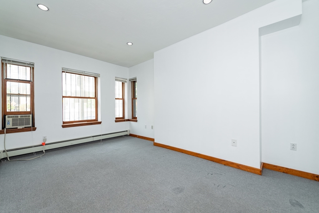 2 bed, 1 bath apartment for rent at 18 Edgerly Unit 1, Back Bay — photo 2 of 10