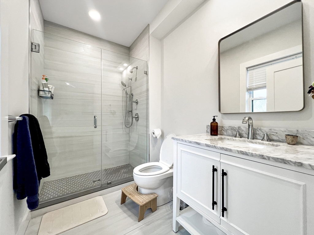 2 bed, 2 bath apartment for rent at 18 Edward St Unit 2, Medford — photo 6 of 12