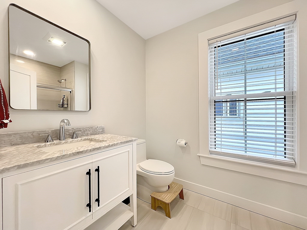 2 bed, 2 bath apartment for rent at 18 Edward St Unit 2, Medford — photo 8 of 12