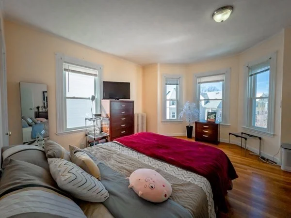 3 bed, 1 bath apartment for rent at 18 Egleston Unit 2, Jamaica Plain — photo 15 of 24