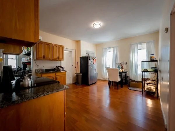3 bed, 1 bath apartment for rent at 18 Egleston Unit 2, Jamaica Plain — photo 4 of 24