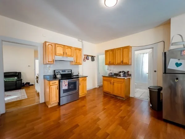 3 bed, 1 bath apartment for rent at 18 Egleston Unit 2, Jamaica Plain — photo 2 of 24