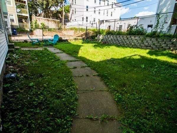 3 bed, 1 bath apartment for rent at 18 Egleston Unit 3, Jamaica Plain — photo 3 of 21