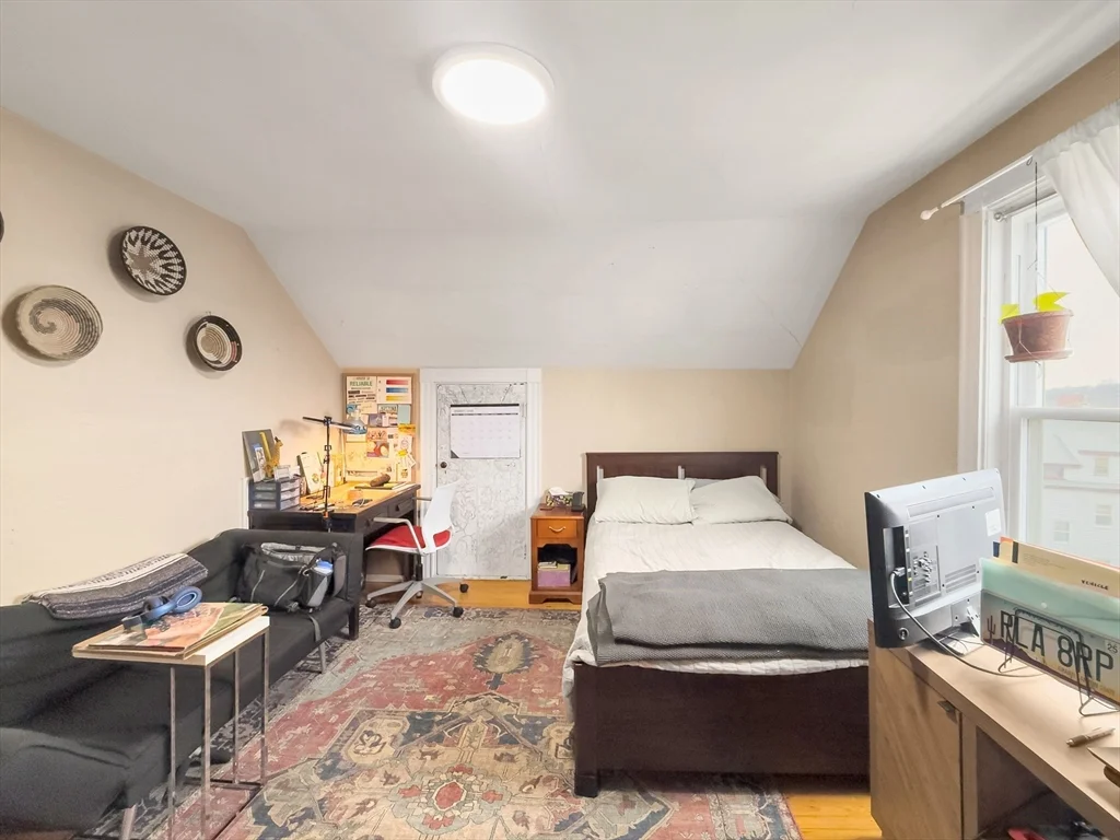 3 bed, 1 bath apartment for rent at 18 Egleston Unit 3, Jamaica Plain — photo 15 of 21