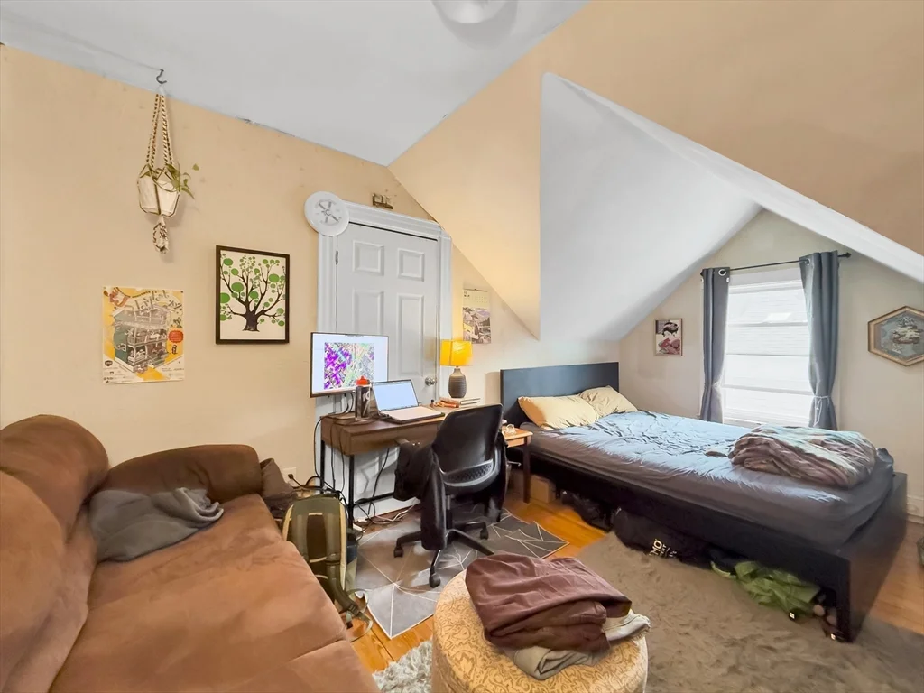 3 bed, 1 bath apartment for rent at 18 Egleston Unit 3, Jamaica Plain — photo 11 of 21