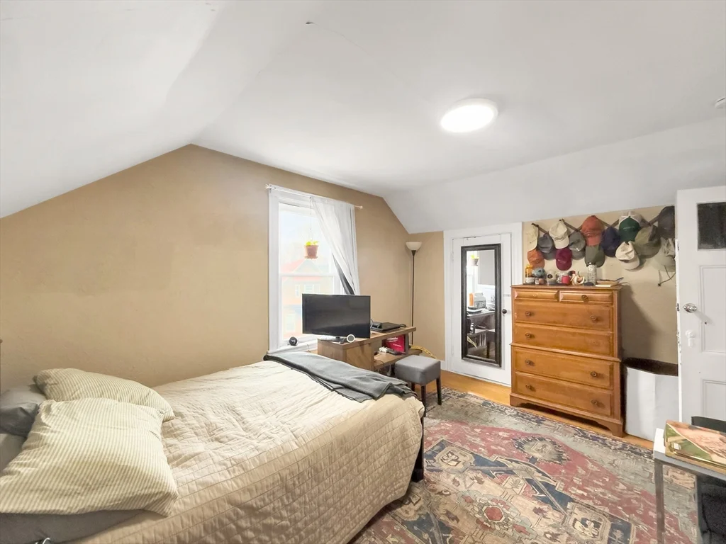 3 bed, 1 bath apartment for rent at 18 Egleston Unit 3, Jamaica Plain — photo 13 of 21